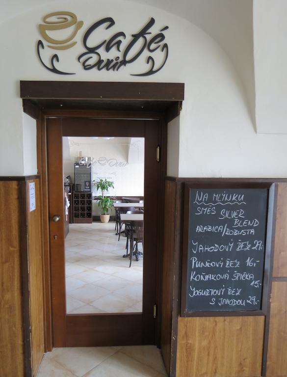 Hotel Cesky Dvur Beroun  Buitenkant foto