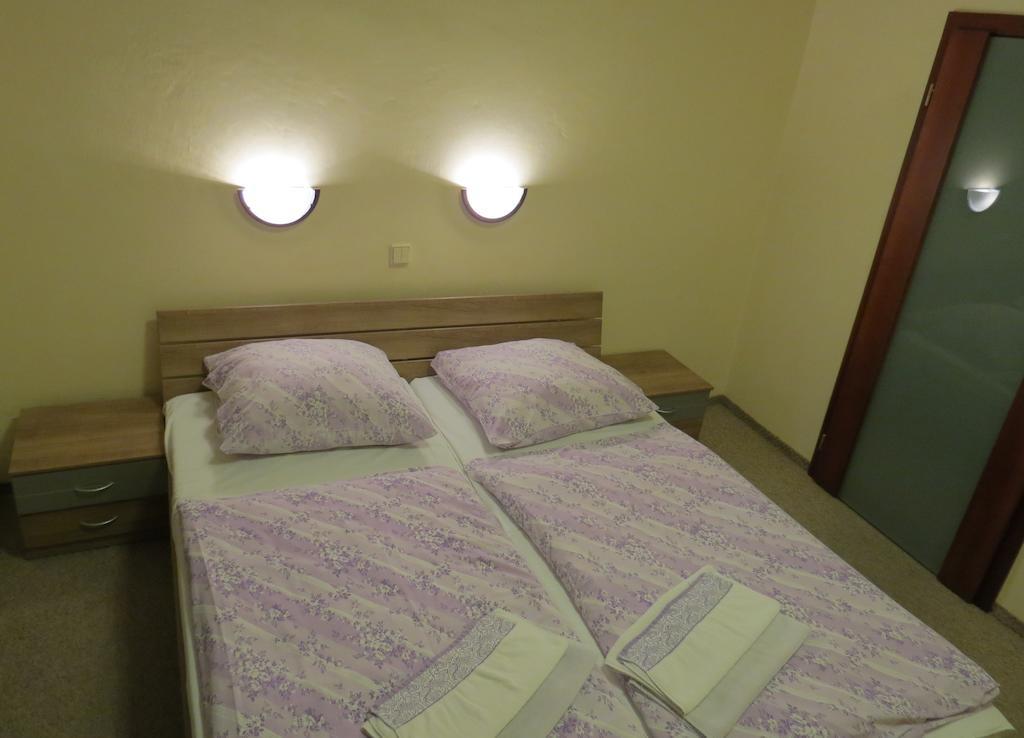 Hotel Cesky Dvur Beroun  Kamer foto